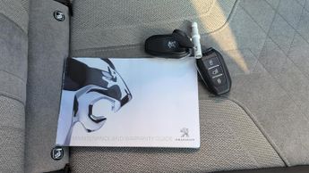 Peugeot 2008 50kWh GT SUV 5dr Electric Auto (136 ps)