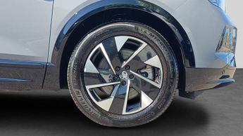 Vauxhall Grandland Electric 73kWh GS SUV 5dr Electric Auto (213 ps)
