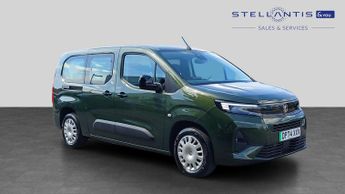 Vauxhall Combo Life Electric 52kWh Design XL MPV 5dr Electric Auto (11kW Charger) (136 ps)