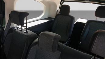 Vauxhall Combo Life Electric 52kWh Design XL MPV 5dr Electric Auto (11kW Charger) (136 ps)