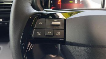 Vauxhall Combo Life Electric 52kWh Ultimate MPV 5dr Electric Auto (11kW Charger) (136 ps)