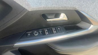 Peugeot 3008 SUV 1.2 GT SUV 5dr Petrol Hybrid e-DSC6 Euro 6 (s/s) (136 ps)
