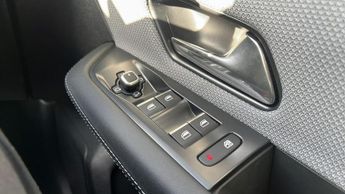 Vauxhall Grandland Electric 73kWh GS SUV 5dr Electric Auto (213 ps)