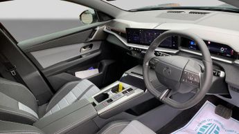 Vauxhall Grandland Electric 73kWh GS SUV 5dr Electric Auto (213 ps)
