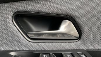 Vauxhall Grandland Electric 73kWh GS SUV 5dr Electric Auto (213 ps)