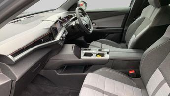 Vauxhall Grandland Electric 73kWh GS SUV 5dr Electric Auto (213 ps)
