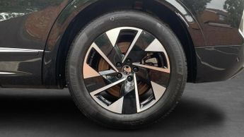 Vauxhall Grandland Electric 73kWh GS SUV 5dr Electric Auto (213 ps)