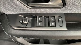 Vauxhall Grandland Electric 73kWh GS SUV 5dr Electric Auto (213 ps)