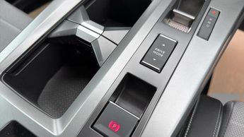 Vauxhall Grandland Electric 73kWh GS SUV 5dr Electric Auto (213 ps)