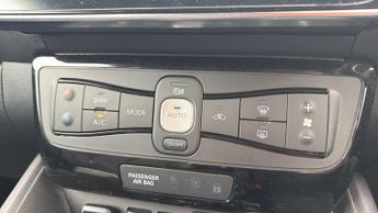 Nissan Leaf 40kWh Tekna Hatchback 5dr Electric Auto (150 ps)
