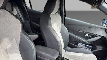 Peugeot 208 50kWh GT Premium Hatchback 5dr Electric Auto (136 ps)