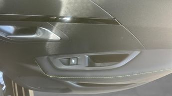 Peugeot 208 50kWh GT Premium Hatchback 5dr Electric Auto (136 ps)