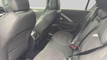 Vauxhall Astra 1.2 Turbo Ultimate Hatchback 5dr Petrol Auto Euro 6 (s/s) (130 p