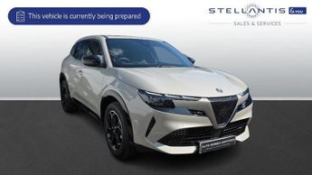 Alfa Romeo Junior 1.2 MHEV Ibrida SUV 5dr Petrol Hybrid e-DCT Euro 6 (s/s) (136 ps