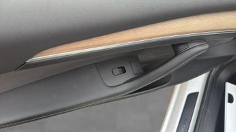 Tesla Model 3 Standard Range Plus Saloon 4dr Electric Auto RWD (241 bhp)