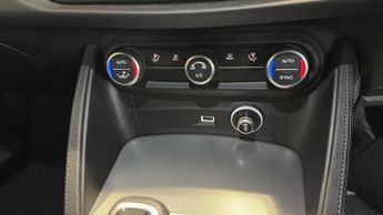 Alfa Romeo Stelvio 2.0T Sprint SUV 5dr Petrol Auto Q4 AWD Euro 6 (s/s) (200 ps)