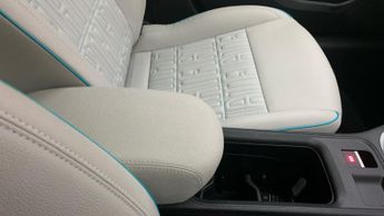 Fiat 600 1.2 MHEV La Prima SUV 5dr Petrol Hybrid e-DCT Euro 6 (s/s) (100 