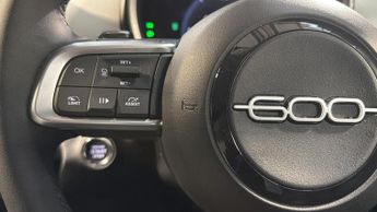 Fiat 600 1.2 MHEV La Prima SUV 5dr Petrol Hybrid e-DCT Euro 6 (s/s) (136 