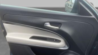 Fiat 600 1.2 MHEV La Prima SUV 5dr Petrol Hybrid e-DCT Euro 6 (s/s) (136 