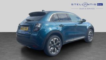 Fiat 600 1.2 MHEV La Prima SUV 5dr Petrol Hybrid e-DCT Euro 6 (s/s) (136 