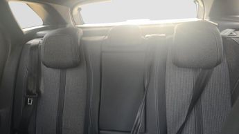 Peugeot 3008 SUV 1.6 13.2kWh Allure Premium + SUV 5dr Petrol Plug-in Hybrid e-EAT