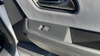 Vauxhall Grandland Electric 73kWh GS SUV 5dr Electric Auto (213 ps)