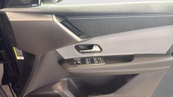 Vauxhall Grandland 1.2 Ultimate SUV 5dr Petrol Hybrid e-DCT Euro 6 (s/s) (145 ps)