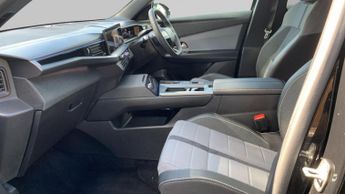 Vauxhall Grandland Electric 73kWh GS SUV 5dr Electric Auto (213 ps)