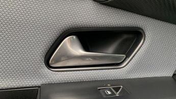 Vauxhall Grandland Electric 73kWh GS SUV 5dr Electric Auto (213 ps)