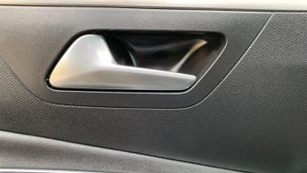 Peugeot 3008 SUV 1.2 PureTech Allure Premium + SUV 5dr Petrol EAT Euro 6 (s/s) (1