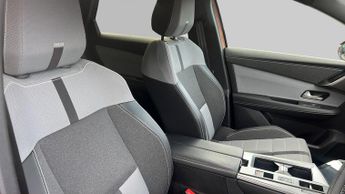 Vauxhall Grandland Electric 73kWh GS SUV 5dr Electric Auto (213 ps)
