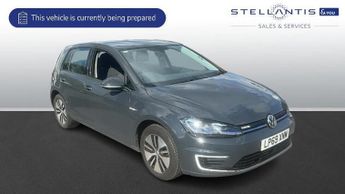 Volkswagen Golf 35.8kWh e-Golf Hatchback 5dr Electric Auto (136 ps)