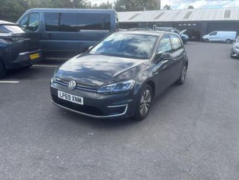 Volkswagen Golf 35.8kWh e-Golf Hatchback 5dr Electric Auto (136 ps)