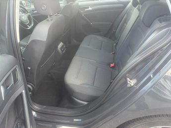 Volkswagen Golf 35.8kWh e-Golf Hatchback 5dr Electric Auto (136 ps)
