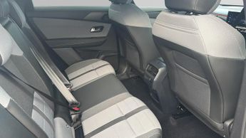 Vauxhall Grandland 1.2 Ultimate SUV 5dr Petrol Hybrid e-DCT Euro 6 (s/s) (136 ps)