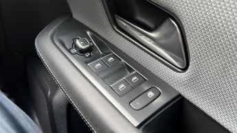 Vauxhall Grandland Electric 73kWh GS SUV 5dr Electric Auto (213 ps)