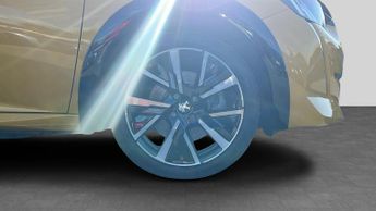 Peugeot 208 50kWh GT Hatchback 5dr Electric Auto (7.4kW Charger) (136 ps)