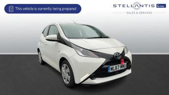 Toyota AYGO 1.0 VVT-i x-play Hatchback 5dr Petrol x-shift Euro 6 (68 ps)