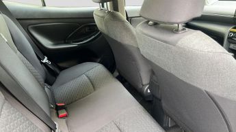 Toyota Yaris Cross 1.5 VVT-h Icon SUV 5dr Petrol Hybrid E-CVT Euro 6 (s/s) (116 ps)