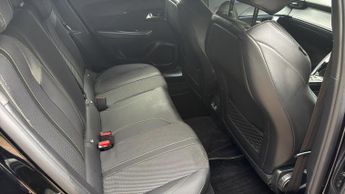 Peugeot 2008 54kWh GT SUV 5dr Electric Auto (11kW Charger) (156 ps)
