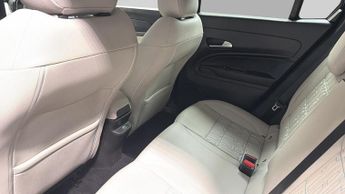 Fiat 600 1.2 MHEV La Prima SUV 5dr Petrol Hybrid e-DCT Euro 6 (s/s) (136 