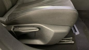 Peugeot 308 54kWh GT Hatchback 5dr Electric Auto (156 ps)