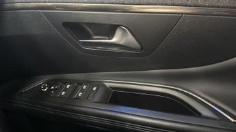 Peugeot 3008 SUV 1.6 13.2kWh Allure Premium + SUV 5dr Petrol Plug-in Hybrid e-EAT
