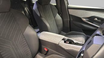 Peugeot 3008 SUV 1.2 GT SUV 5dr Petrol Hybrid e-DSC6 Euro 6 (s/s) (136 ps)
