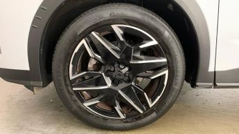 Peugeot 3008 SUV 1.2 GT SUV 5dr Petrol Hybrid e-DSC6 Euro 6 (s/s) (136 ps)