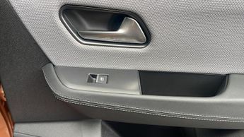 Vauxhall Grandland Electric 73kWh GS SUV 5dr Electric Auto (213 ps)
