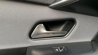 Vauxhall Grandland 1.2 GS SUV 5dr Petrol Hybrid e-DCT Euro 6 (s/s) (136 ps)
