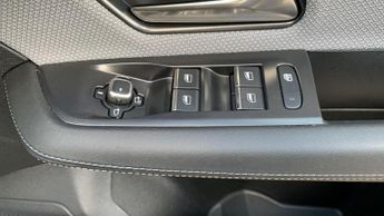 Vauxhall Grandland 1.2 GS SUV 5dr Petrol Hybrid e-DCT Euro 6 (s/s) (136 ps)