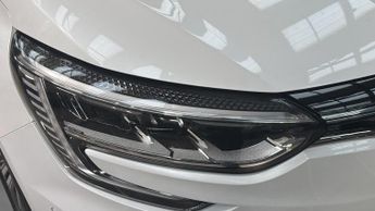 Renault Megane 1.6 E-TECH 9.8kWh Iconic Sport Tourer 5dr Petrol Plug-in Hybrid 