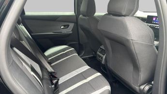 Vauxhall Grandland 1.2 Design SUV 5dr Petrol Hybrid e-DCT Euro 6 (s/s) (145 ps)